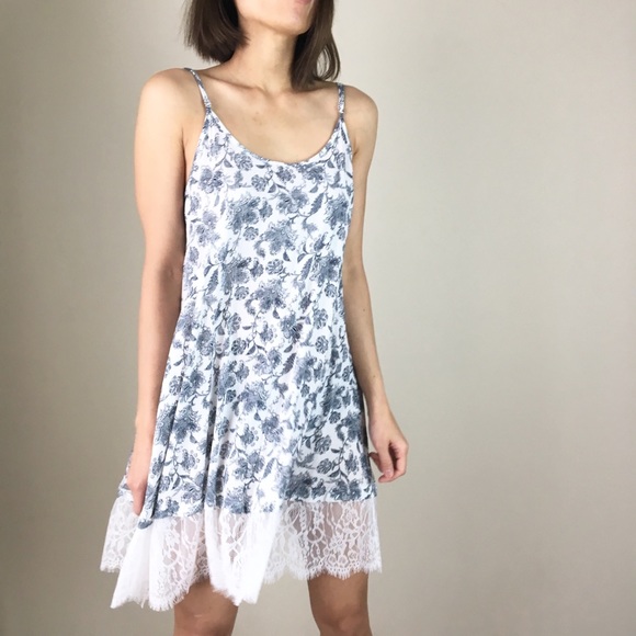 LAST 1 ! Floral Lace Dress WHITE BLUE - Picture 2 of 6